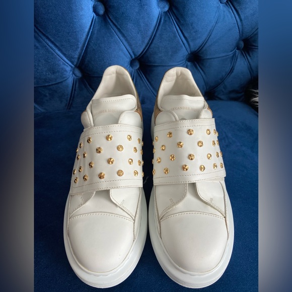 Alexander McQueen Studded exaggerated-sole sneakers - Picture 3 of 7